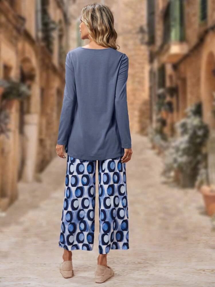 Solid Tee & Allover Print Pants
