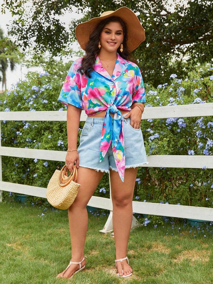 SHEIN VCAY 大碼印花下擺打結襯衫 - 彩色 - 查看 1