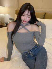 DAZY Solid Criss Cross Front Slim Tee - Grey - View 3