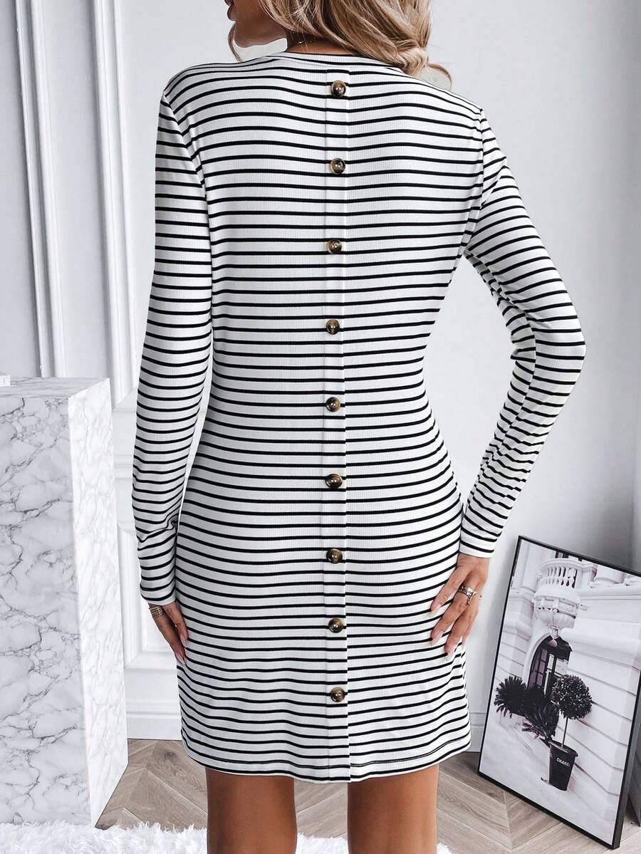 SHEIN LUNE 條紋印花紐扣細節T恤洋裝 - 黑與白 - 查看 1