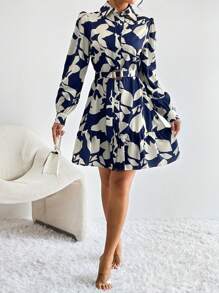 SHEIN Privé 滿版印花腰帶襯衫洋裝 - 藍白色 - 查看 5