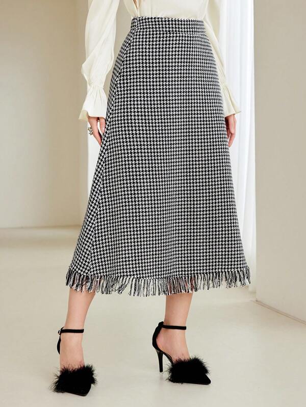 Modelyn Allover Print Fringe Hem Tweed Skirt
