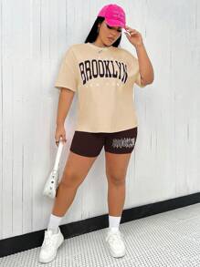 Flirla Hơn Đồ họa Chữ cái Áo thun Thả vai & Quần short đi xe - Màu Khaki - Xem 6
