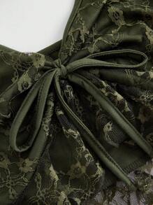 ROMWE Fairycore 蕾絲拼接前繫帶吊帶上衣 - 綠色 - 查看 4