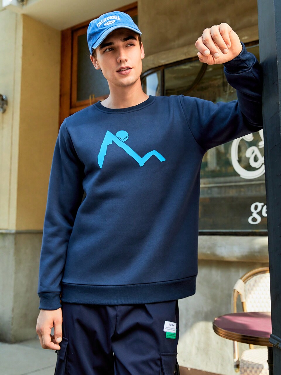 Men Graphic Print Outdoor Sweatshirt