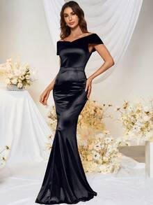 MUXXN Off Shoulder Mermaid Hem Formal Dress - Black - View 3