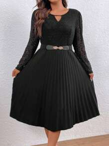 SHEIN LUNE Plus Contrast Lace Keyhole Neckline Pleated Hem Dress Without Belt - Black - View 5