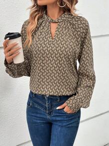 Chiquease In Toàn bộ Đường viền lỗ khóa Tay Raglan Áo sơ mi - Màu Khaki - Xem 5