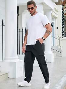 Manfinity LEGND Men Plus Flap Pocket Side Cargo Pants - Black - View 4