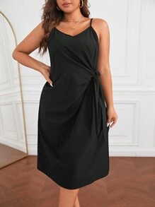 SHEIN Privé Talla grande Vestido de tirantes unicolor con nudo lateral - Negro - Ver 1