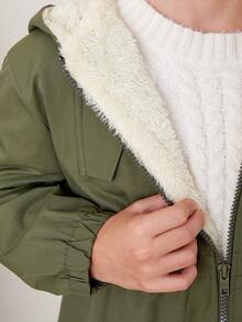 SHEIN Tween Boy 防水面料保暖内衬拉链闭合松紧腰带帽夹克，适合秋冬季 - 軍綠色 - 查看 8