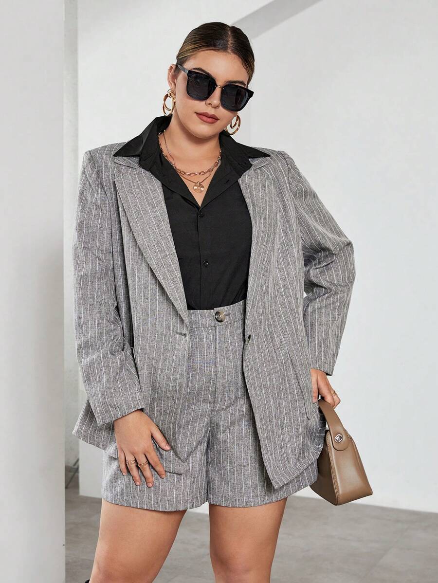 SHEIN Privé 大碼條紋圖案單釦西裝外套&短褲 - 黑與白 - 查看 1