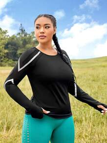 Easithlete Talla grande Camiseta deportiva panel en contraste con agujeros para pulgares