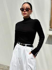 DAZY Áo thun cổ cao có đường ống tương phản - màu đen - Xem 3