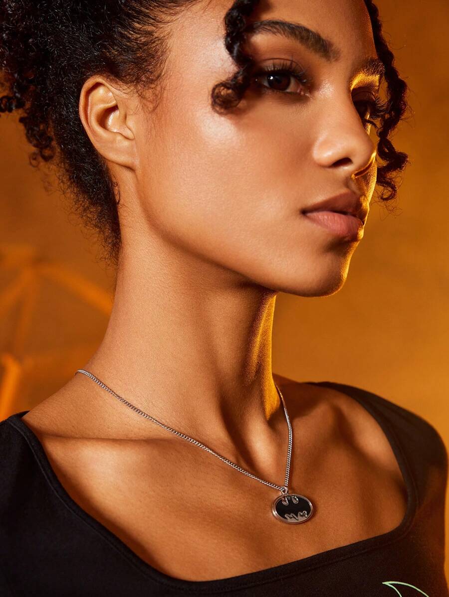 BATMAN X SHEIN Silver Bat Shaped Pendant Necklace | SHEIN USA