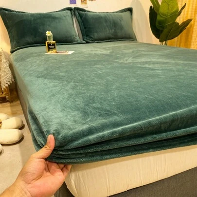 3入組綠水晶絲絨床上用品包括床墊套,枕套和被套