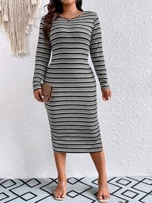 SHEIN Clasi Plus Striped Print Split Thigh Dress - Black and White - View 3