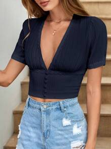 SHEIN VCAY Camisa crop de cuello profundo con botón delantero
