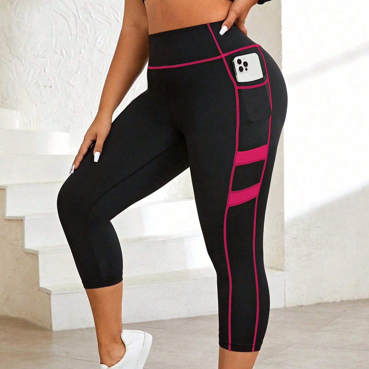 Leggings deportivos para mujer de talla grande con cintura ancha, costuras de contraste y bolsillo para teléfono