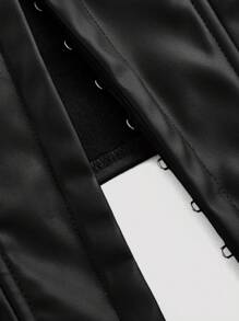 SHEIN x Marika Sila SHEIN MOD Áo ống màu đen bằng da PU, có khuy cài phía trước, thích hợp cho mùa xuân/hè. Áo corset giả da màu đen thời trang, thiết kế không dây vai với khóa móc cài, tạo vẻ ngoài sang trọng, thích hợp đi chơi, dự tiệc, ôm sát cơ thể, đi nghỉ mát, trang phục lễ hội, áo đi club, áo gợi cảm. - màu đen - Xem 4