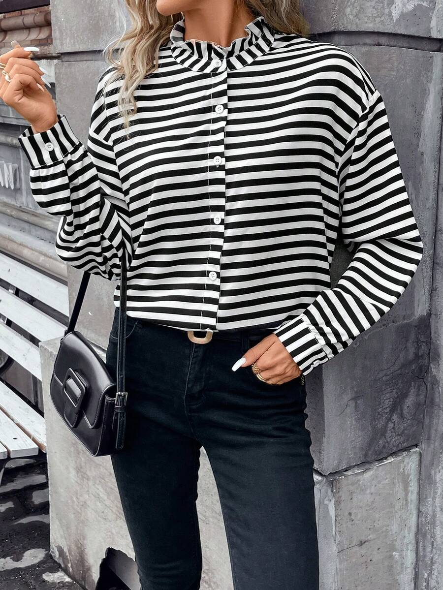 SHEIN Frenchy 條紋印花落肩袖襯衫 - 黑與白 - 查看 1