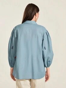 Mulvari 海馬刺繡燈籠袖襯衫 - 淺藍色 - 查看 2