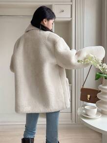 DAZY Áo khoác nữ Teddy hai túi cài hai hàng khuy, Quần áo nữ mùa thu - Màu be - Xem 2