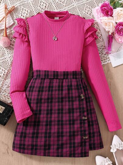 SHEIN Conjunto De Dos Piezas De Camisa De Manga Corta De Color Sólido Para Niñas Y Falda A Cuadros