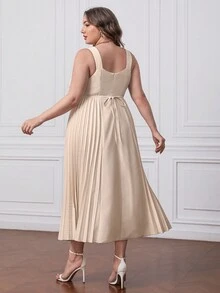 SHEIN Privé 大碼素色百褶下擺吊帶洋裝 - 杏色 - 查看 2