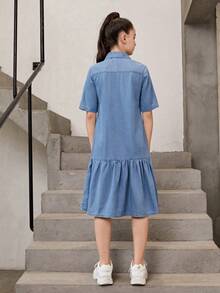 青少年女孩翻蓋口袋荷葉邊牛仔洋裝 - 淺色水洗藍 - 查看 2