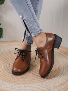 Scarpe da donna con tacco basso stringate, in colore unito - Castano - Visualizzare 4