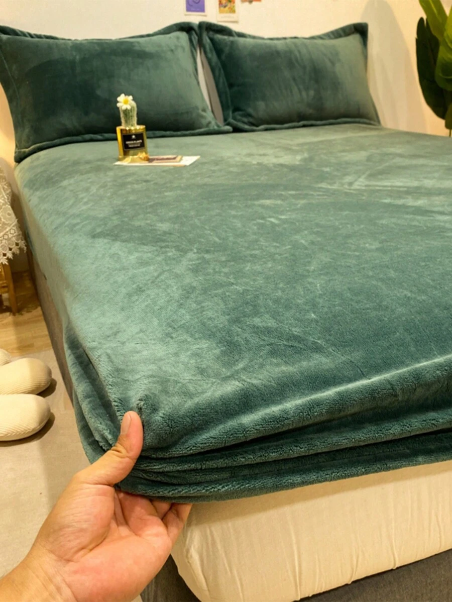 3入組綠水晶絲絨床上用品包括床墊套,枕套和被套