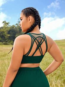 Easithlete Plus Solid Criss Cross Back Sports Bra