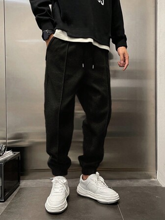 RueChic Herren einfarbige Jogginghose mit schräger Tasche und Kordelzug Taille