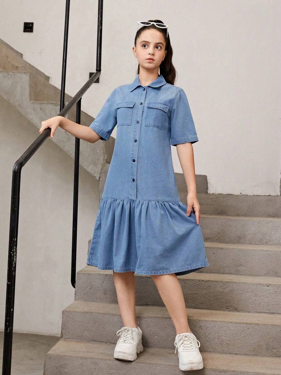 青少年女孩翻蓋口袋荷葉邊牛仔洋裝 - 淺色水洗藍 - 查看 1