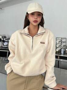 DAZY Chi tiết Patched thư Một nửa khóa kéo Thả vai Teddy Áo nỉ - Màu be - Xem 7