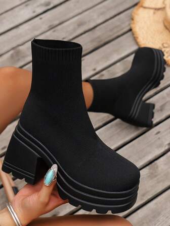 Fall/Winter 2025 Women's Casual Knitted Slip-On Thick Heel Platform Fashion Boots, Ideal With Black Corset