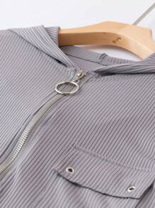 SHEIN Unity 大碼翻蓋口袋半拉鏈連帽T恤