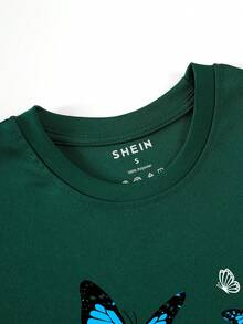 SHEIN Essnce Camiseta con estampado de mariposa y letra - Verde Oscuro - Ver 5