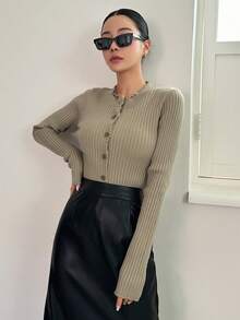 DAZY Đồ đan Ribbed Nút phía trước Áo len Mở - Màu Khaki - Xem 3