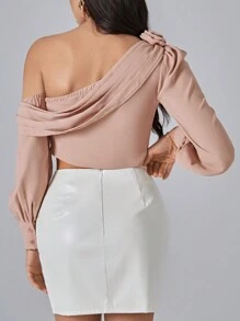 SHEIN Privé Cổ không đối xứng Chi tiết Ruched Áo sơ mi Crop - Hồng - Xem 2