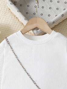 SHEIN Chica preadolescente Camiseta ribete con fleco tejido de canalé