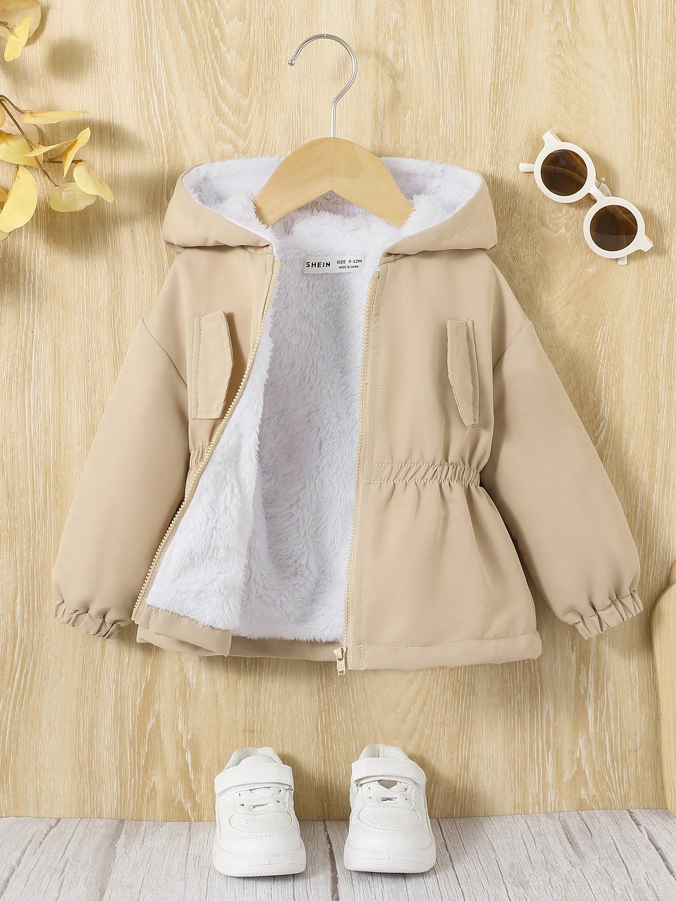 SHEIN معطف قطني بغطاء رأس أنيق للبنات الرضع مع ربا...