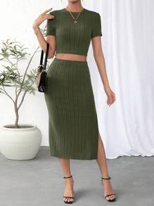 SHEIN Essnce Solid Crop Tee & Split Thigh Skirt - Army Green - View 4