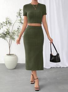 SHEIN Essnce Solid Crop Tee & Split Thigh Skirt - Army Green - View 3