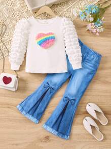 SHEIN 年轻女孩心形印花纹理 T 恤和牛仔效果喇叭裤套装 - 藍白色 - 查看 1