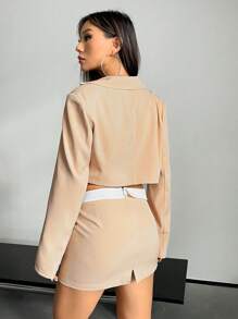 SHEIN X Danna Paola SHEIN ICON Blazer crop unicolor con diseño de tachuela