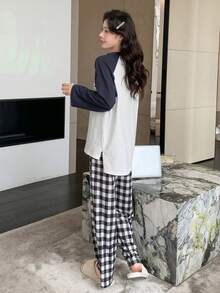 DAZY 拼接插肩袖字母圖案T恤&雙色格子長褲休閒服套裝 - 藏蓝色 - 查看 2