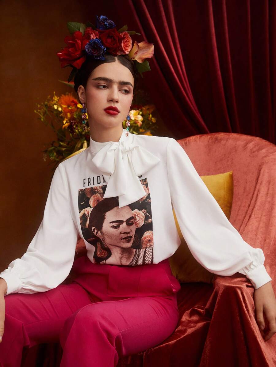 Frida Kahlo X SHEIN Đồ họa Hình & Khẩu hiệu Cà vạt Tay áo lồng đèn Áo sơ mi - trắng - Xem 1