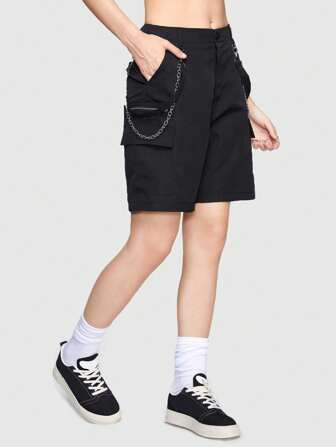 Street Life Solid Chain Decor Flap Pocket Shorts